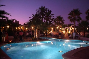 Outdoor pool, pool loungers - HUERTO DE LA LUZ (Elche)