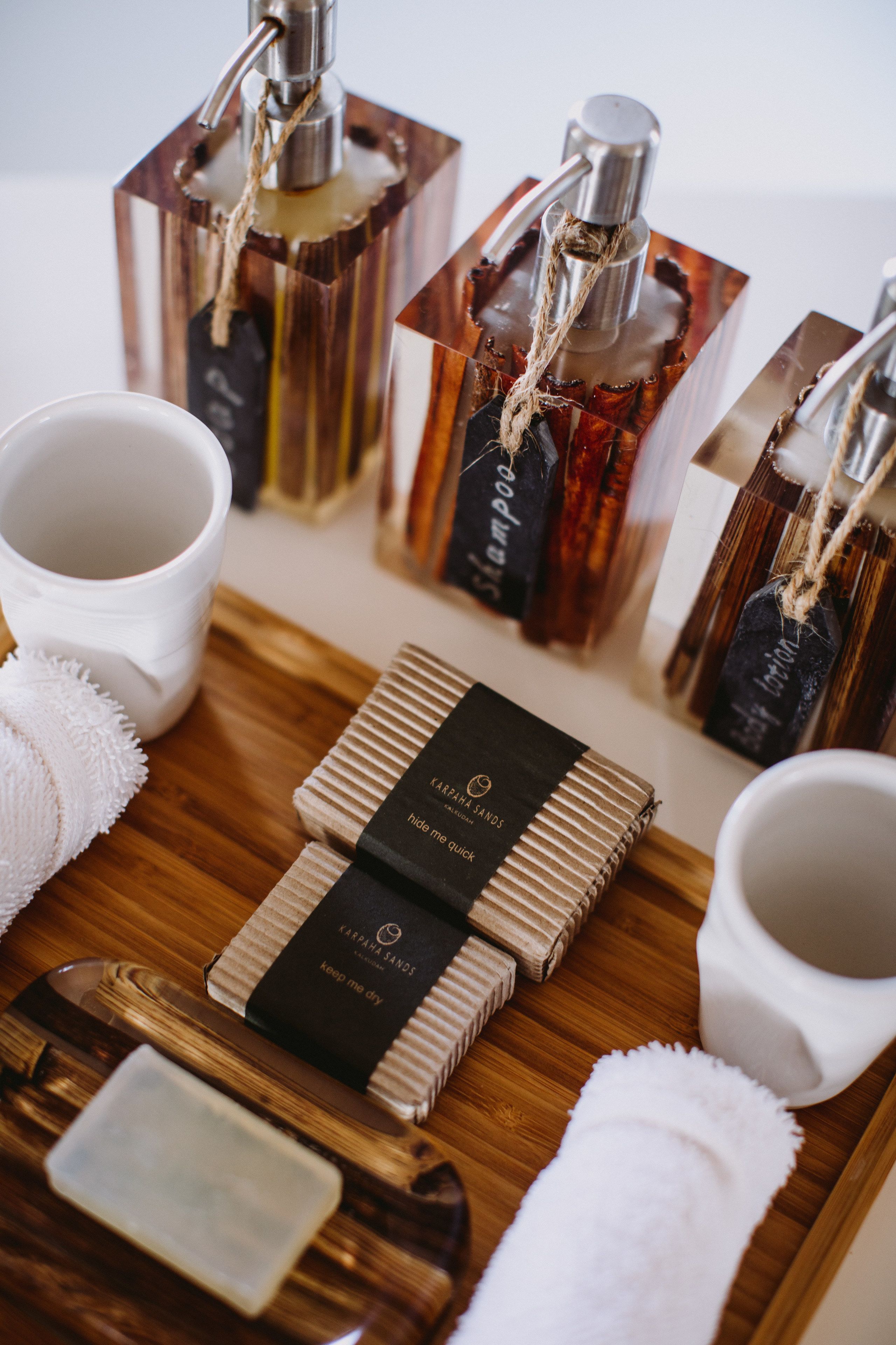 separate bathtub and shower, deep-soaking bathtub