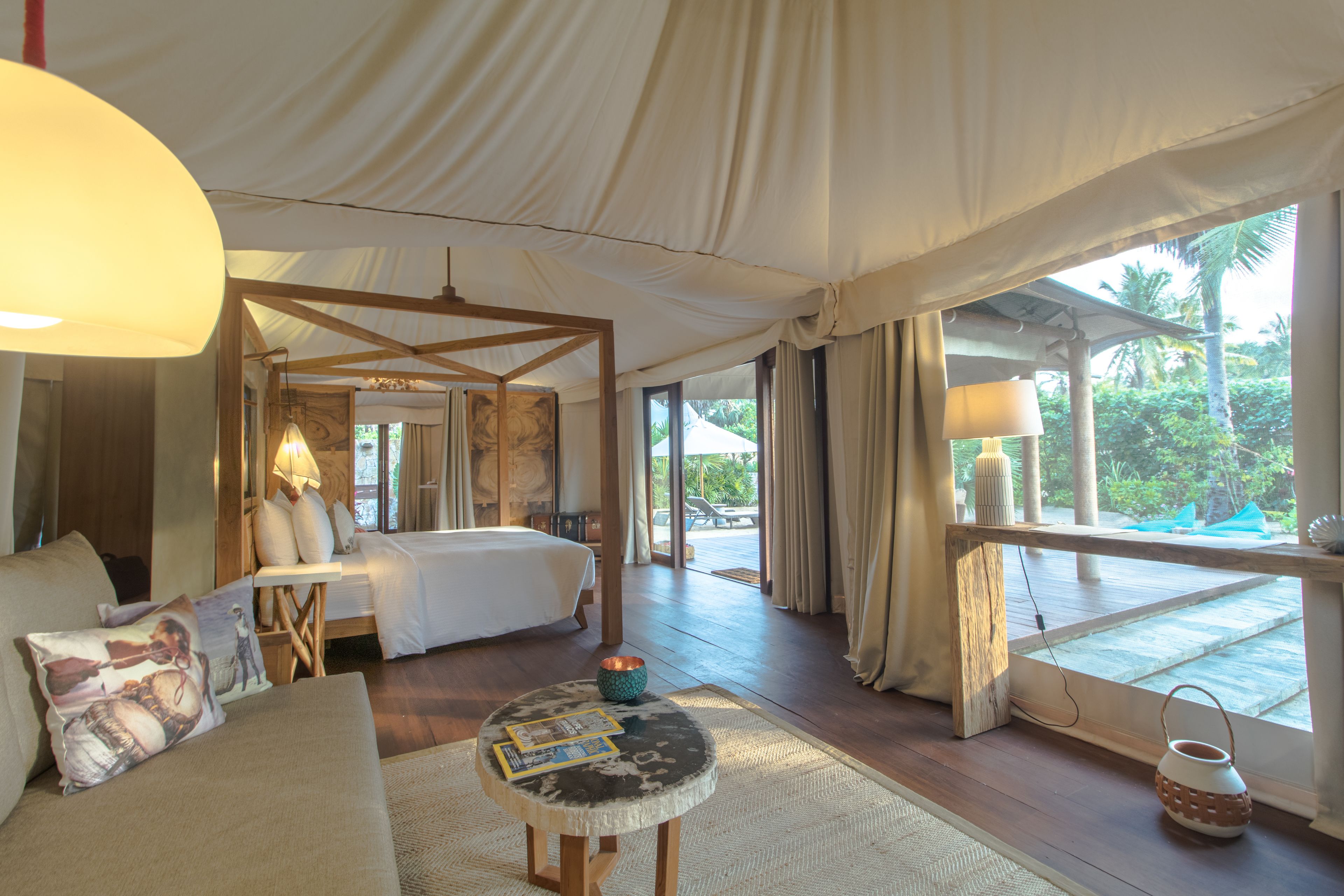 kolaya suite | living area | mp3 dock