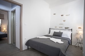 Tavanomainen huoneisto, 2 makuuhuonetta, merinäköala | 2 makuuhuonetta, tallelokero huoneessa, äänieristys, silitysrauta/-lauta