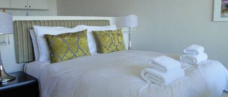 إنترنت سلكي مجاني وملاءات أسرّة