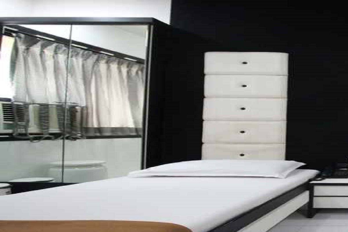 Desk, rollaway beds