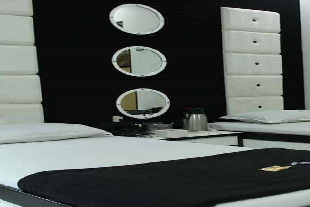 Desk, rollaway beds
