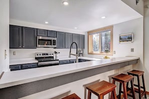 Condo, 2 Bedrooms | Private kitchen
