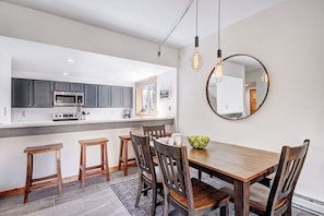 Condo, 2 Bedrooms | Dining