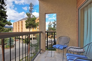 Condo, 2 Bedrooms | Property grounds