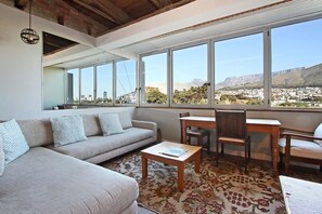 Studio | Living area | Smart TV
