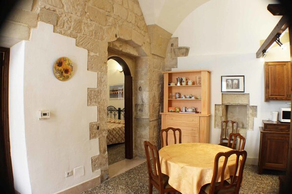 City-Apartment, 2 Schlafzimmer, Nichtraucher, Erdgeschoss | Wohnbereich