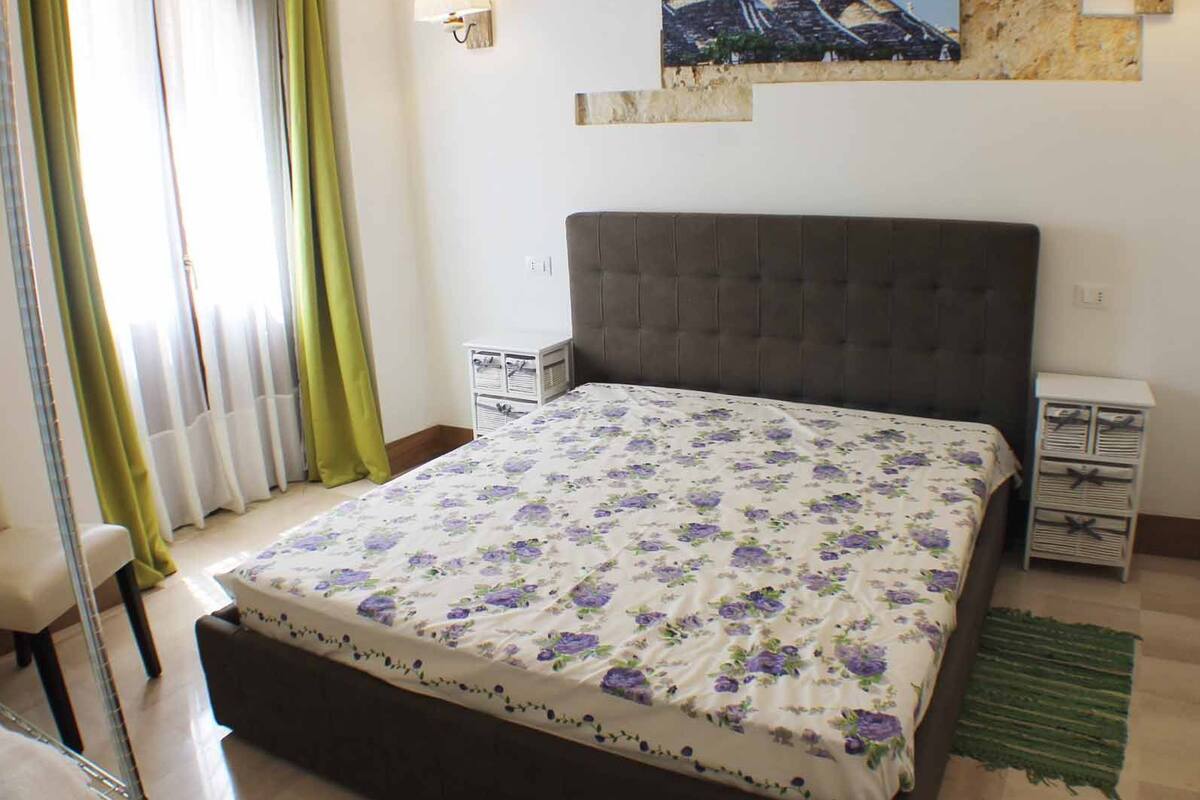 Standard Suite | Desk, blackout drapes, individually decorated, individually furnished