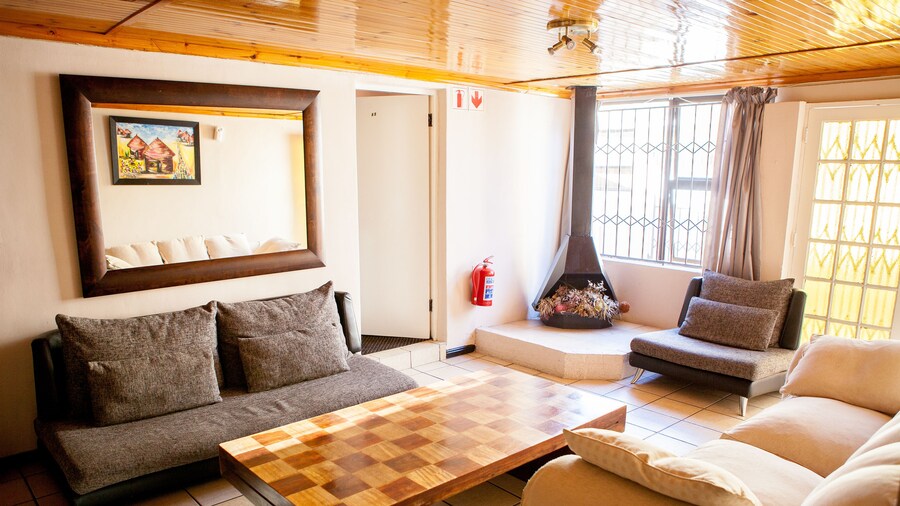 Oria Lodge - Summer Greens