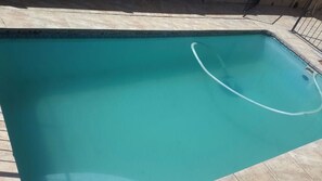 Kolam renang terbuka 