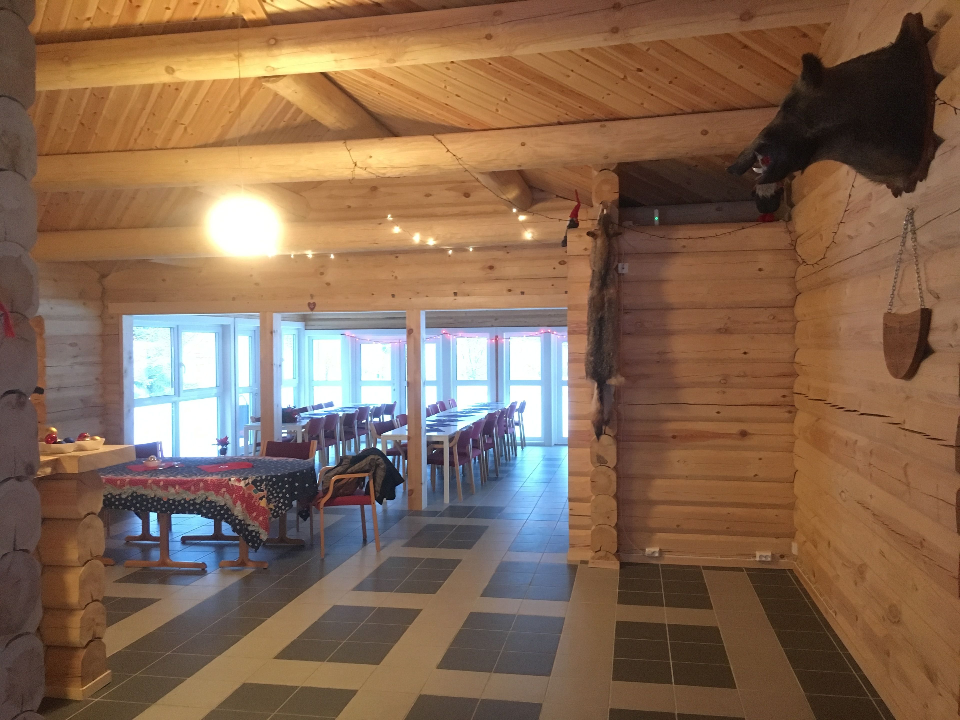 Serveert ontbijt en diner