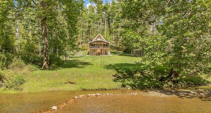 Retriever Beach - New River-frontage with Your Own Private Beach! Fire Pits - Games and More!