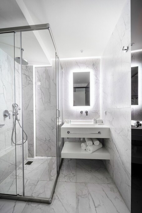 Azur Hotel - Image 109