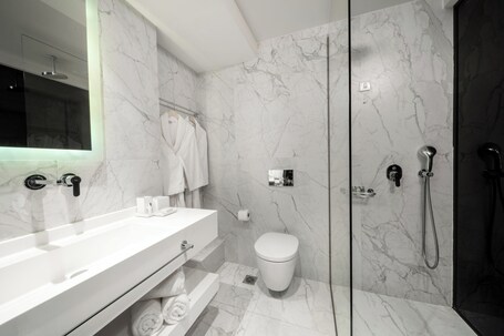 Azur Hotel - Image 107
