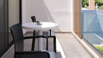 Premium Suite (Top Floor) | Hiên