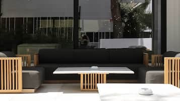 Vista frontal de la propiedad