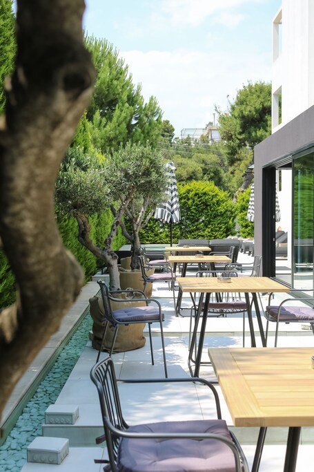 Azur Hotel - Image 18
