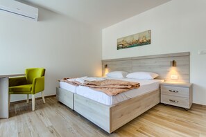 Apartment, Stadtblick | Hochwertige Bettwaren, Zimmersafe, Schreibtisch, schallisolierte Zimmer