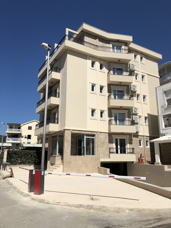 واجهة المنشأة