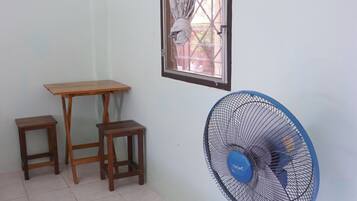 Standard Double with Fan | Tiện nghi tại phòng