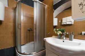 Apartment, 1 Bedroom, Balcony, Sea View | Bathroom - Apartments Villa Nona (Umag)