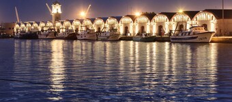 Estilo moderno, frontal al mar, con wifi alta velocidad FIBRA 150MBS, y A/C-ALQUILER SOLO FAMILIAS