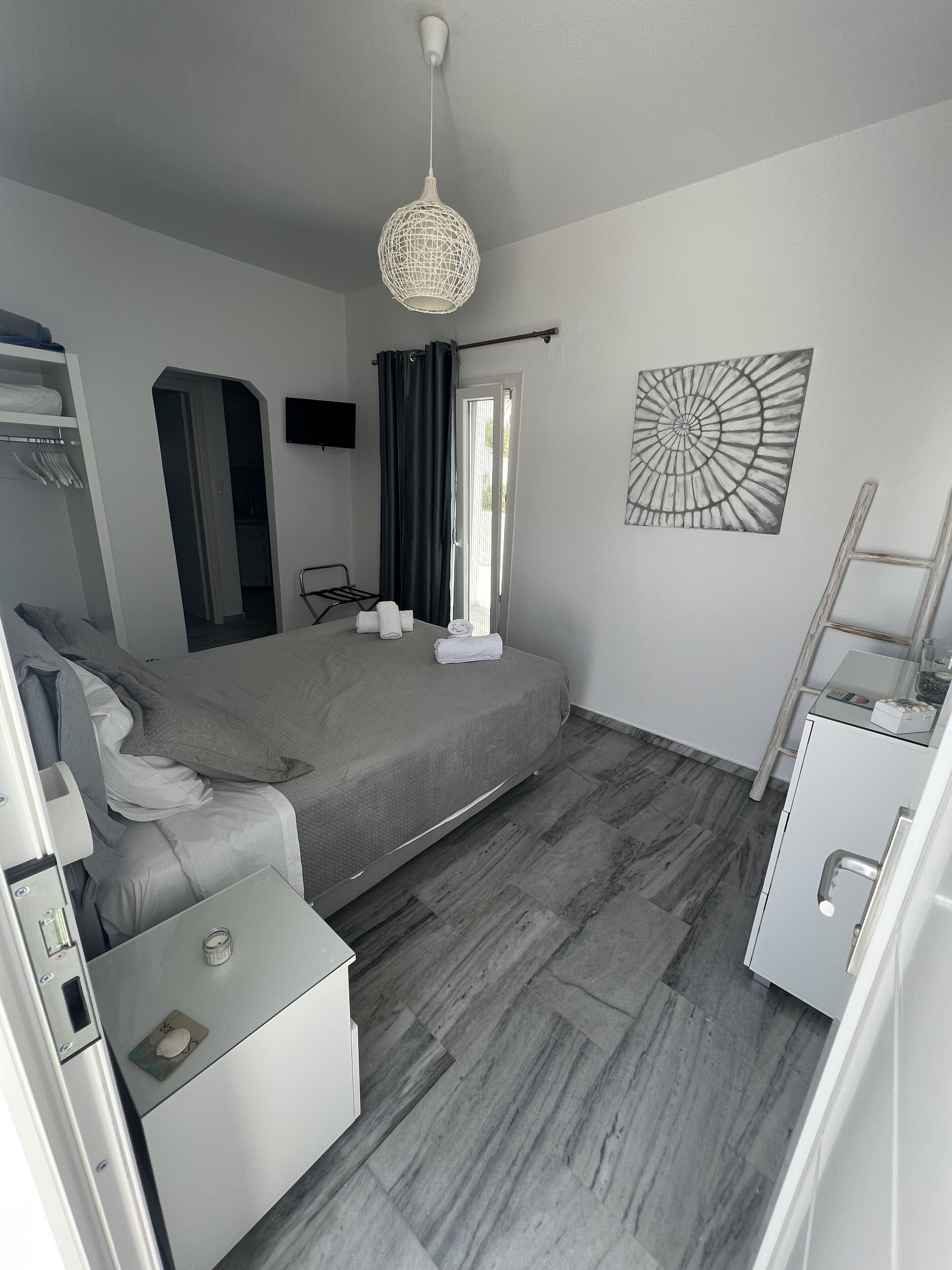 Superior Double Apartment | In-room safe, iron/ironing board, free cribs/infant beds, free WiFi