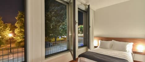 Deluxe Double Room, Garden View
