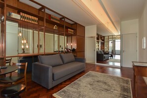 Dobbeltrom – deluxe, balkong | Oppholdsområde