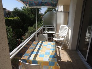 Property grounds - Royan: T2 apartment near beach with parking (Royan)