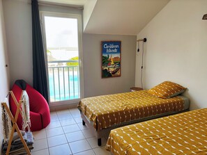 3 chambres, système d’insonorisation, fer et planche à repasser