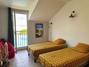 3 bedrooms, soundproofing, iron/ironing board, travel cot