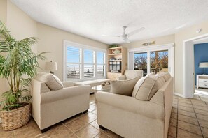 TV, DVD player - Beachfront Palm House - Walk right out to the pool & beach access - PH1B (New Smyrna Beach)