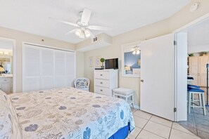 3 habitaciones, tabla de planchar con plancha, wifi y ropa de cama