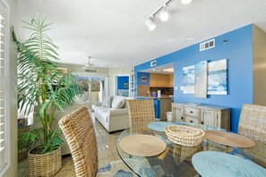 Interior - Beachfront Palm House - Walk right out to the pool & beach access - PH1B (New Smyrna Beach)