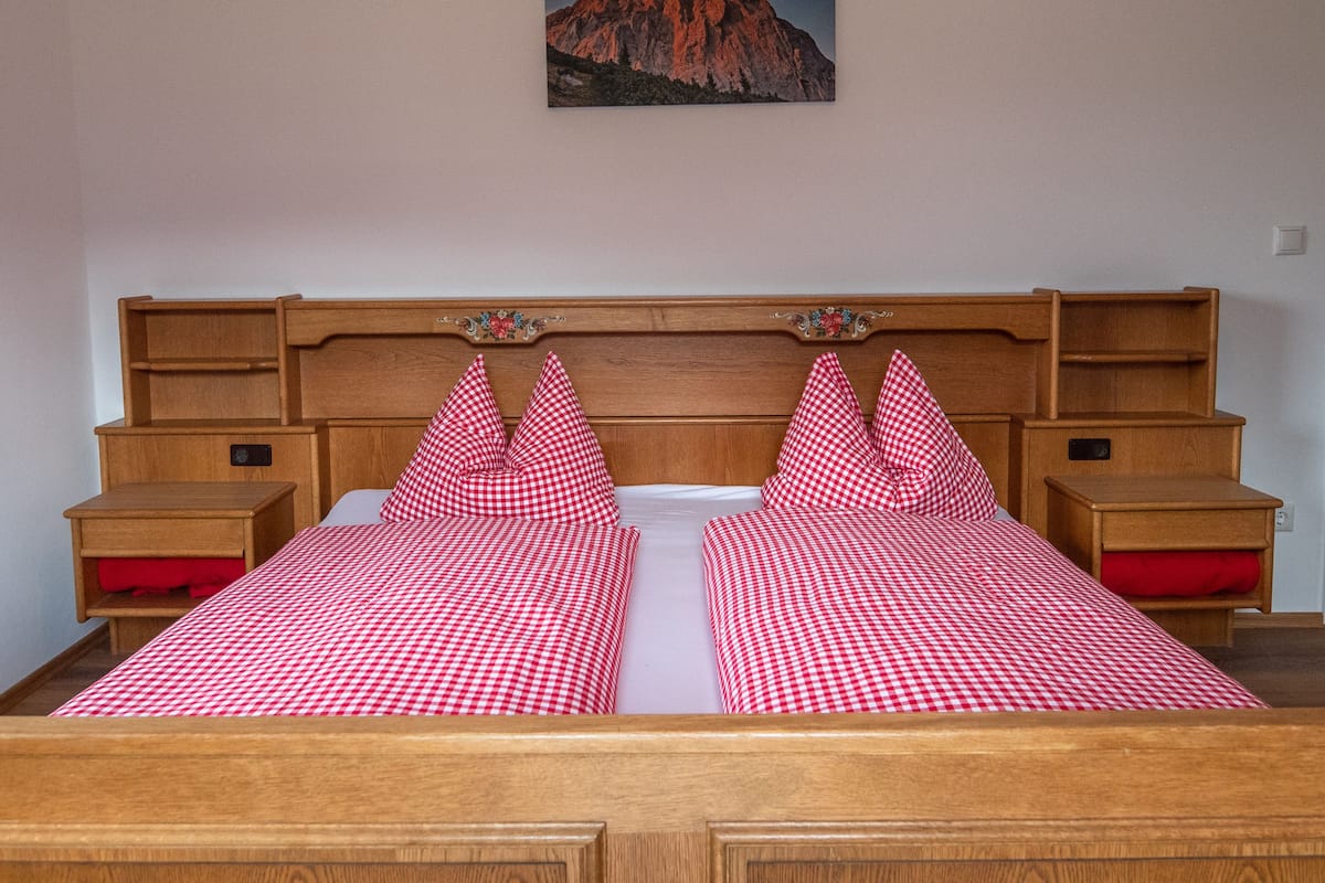 Wifi gratis y ropa de cama