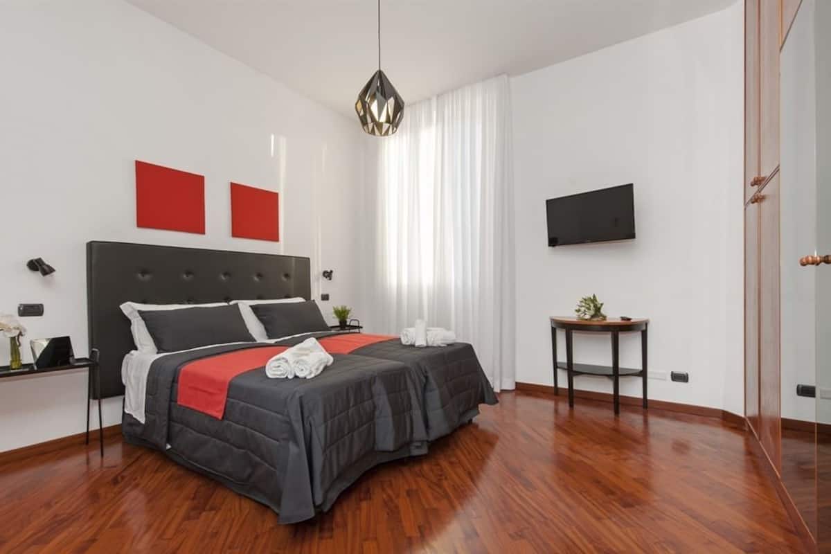 1 bedroom, in-room safe, desk, iron/ironing board