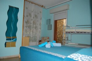 Quadruple Room | In-room safe, individually decorated, individually furnished, desk - Hotel Villa Mirna (Rimini)
