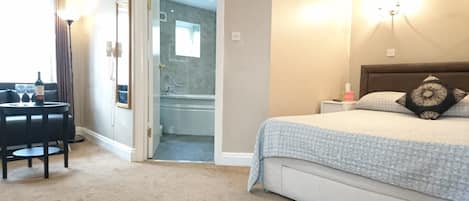 Deluxe Double Room, 1 Double Bed, Bathtub