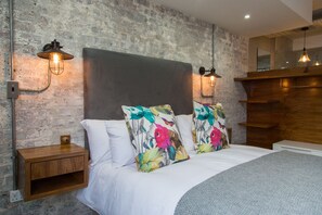 1 chambre, fer et planche à repasser, Wi-Fi gratuit, draps fournis