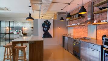 Studio, 1 Bedroom | Private kitchen | Fridge, microwave, oven, stovetop