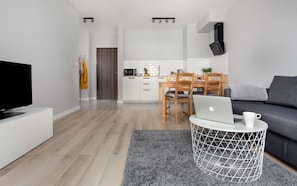 Superior Apartment | Iron/ironing board, free cots/infant beds, free WiFi, bed sheets