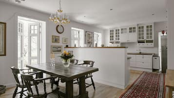 Café da manhã com buffet todos os dias (DKK 300 por pessoa)