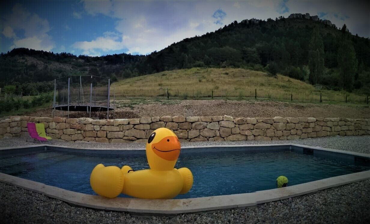 Alberca al aire libre y alberca climatizada