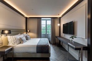 Executive Room | Minibar, in-room safe, desk, soundproofing - Room Mate Collection Gorka, San Sebastián (San Sebastián)