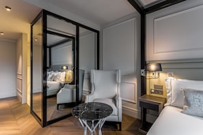 Executive Room | Living area | Flat-screen TV