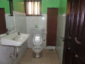 Kamar Eksekutif | Kamar mandi | Shower, perlengkapan mandi gratis, dan handuk