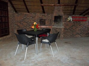 Cottage, 2 chambres | Restauration dans la chambre