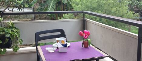 Chambre Triple, balcon | Terrasse/Patio